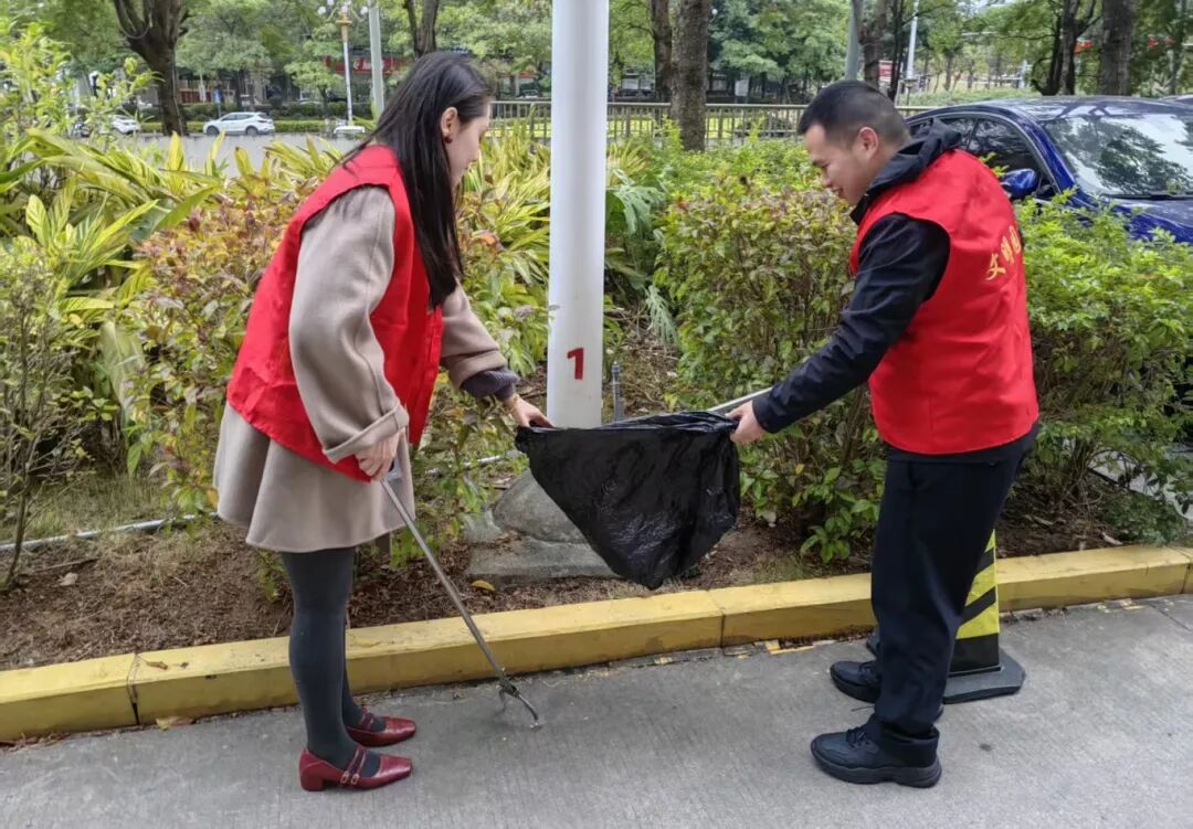 彎腰一秒，讓園區(qū)顏值“滿格”！